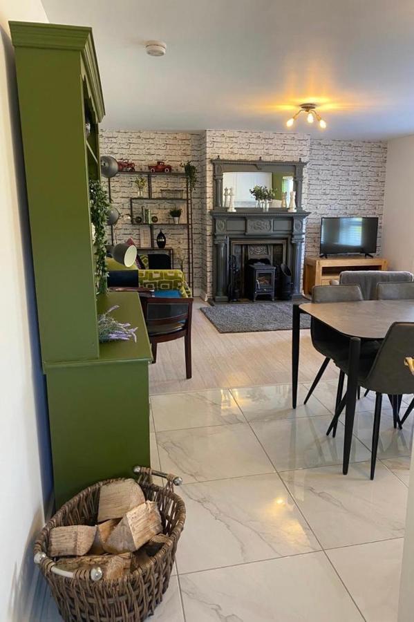 No2 At Rosebank Apartments موفيل المظهر الخارجي الصورة
